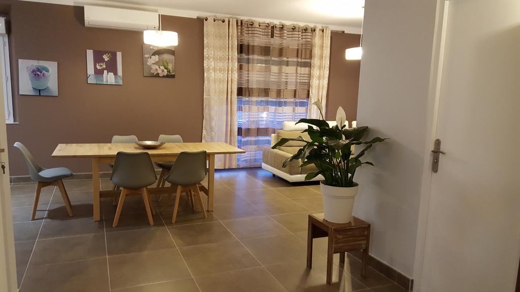 Le Gite De La Gravette Carcassonne Esterno foto